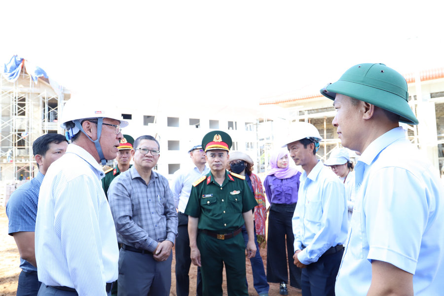 Lãnh đạo tỉnh Lâm Đồng kiểm tra tiến độ xây dựng trường nội trú liên cấp khu vực biên giới