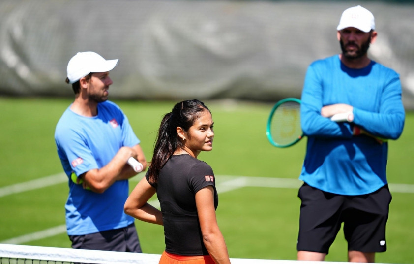 Emma Raducanu dính chấn thương: Bi kịch lặp lại trước thềm Wimbledon 2026