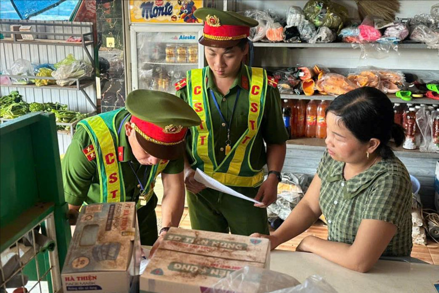 Siết chặt quản lý hành lang an toàn giao thông