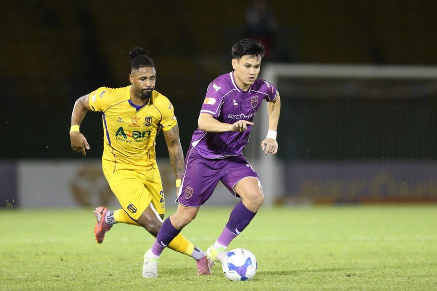 Hồ Tấn Tài cập bến Ninh Bình: Bản hợp đồng 3 năm và tham vọng vô địch V.League