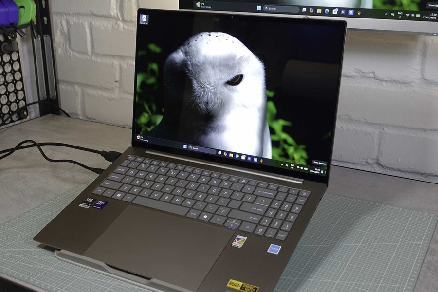 Acer Swift 16 AI giảm mạnh 450 USD: Sức mạnh từ chip Panther Lake và màn hình OLED 2.8K