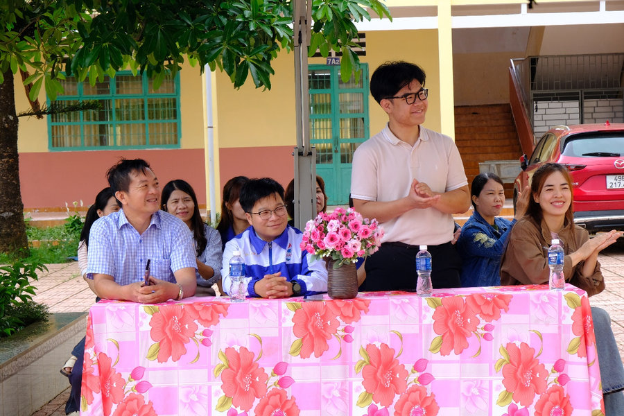 30 học sinh Trường Tiểu học và THCS Lương Thế Vinh học toán từ vấn đề của chính địa phương