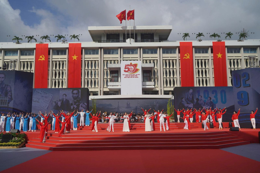 TP Hồ Chí Minh long trọng tổ chức Lễ kỷ niệm 50 năm Ngày Thành phố mang tên Bác