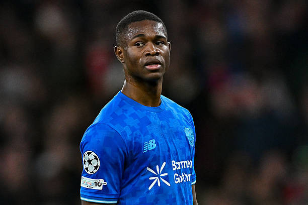 Arsenal và Newcastle đại chiến vì sát thủ 100 triệu euro Christian Kofane