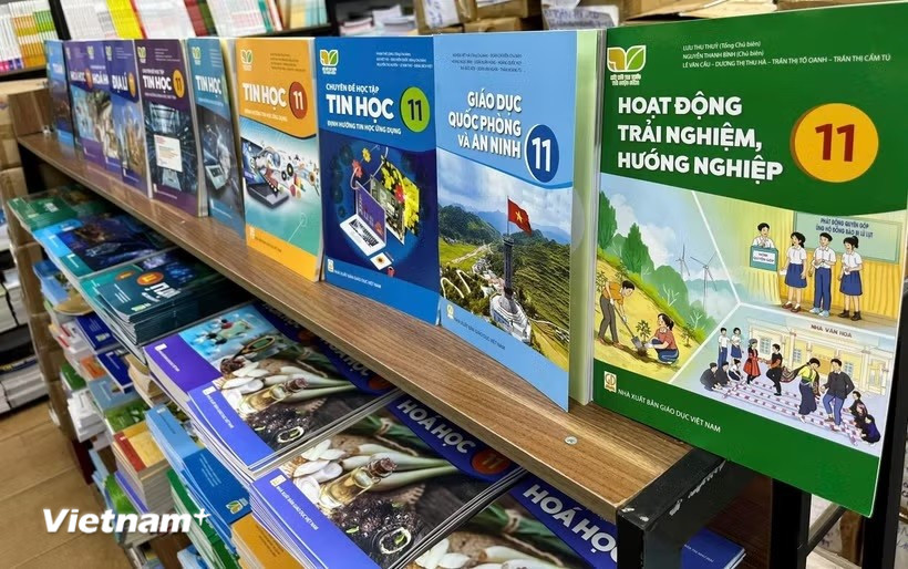 Học sinh toàn quốc được miễn phí sách giáo khoa từ năm học 2029-2030