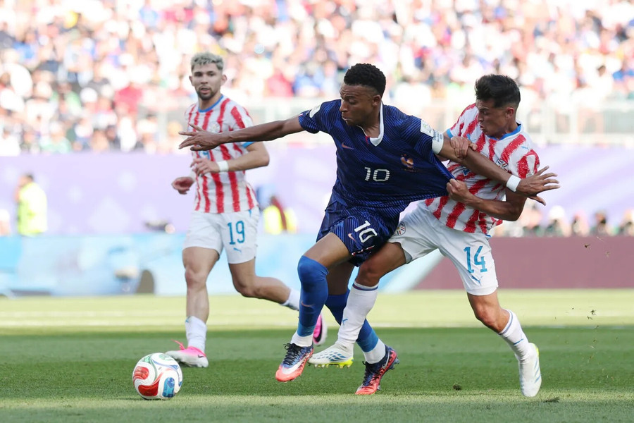 ĐT Pháp vào tứ kết World Cup 2026: Mbappe mỉa mai lối chơi xấu xí của Paraguay