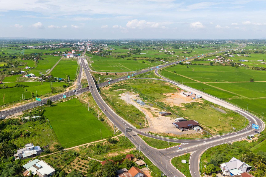 Bài 2: Từ “liệu cơm gắp mắm” đến bài toán đắt - rẻ của hạ tầng