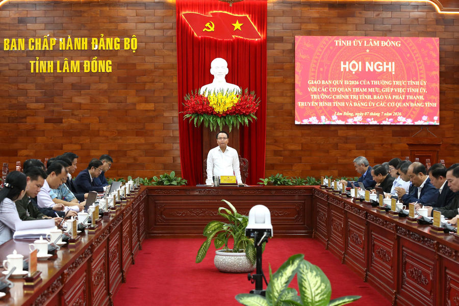Thường trực Tỉnh ủy Lâm Đồng làm việc với các cơ quan tham mưu, giúp việc