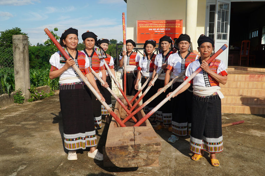Tăng cường sự lãnh đạo của Ðảng đối với công tác dân tộc