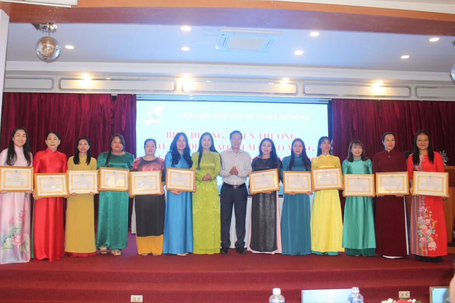 Hội nghị Ban Chấp hành Hội Liên hiệp Phụ nữ tỉnh lần thứ 3, khóa I