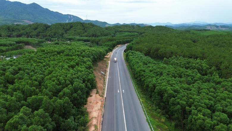 Mở rộng cao tốc La Sơn - Hòa Liên: Hoàn thành tuyến chính trước ngày 15/8