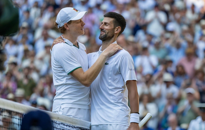 Jannik Sinner hạ gục Novak Djokovic để ghi tên vào chung kết Wimbledon 2026