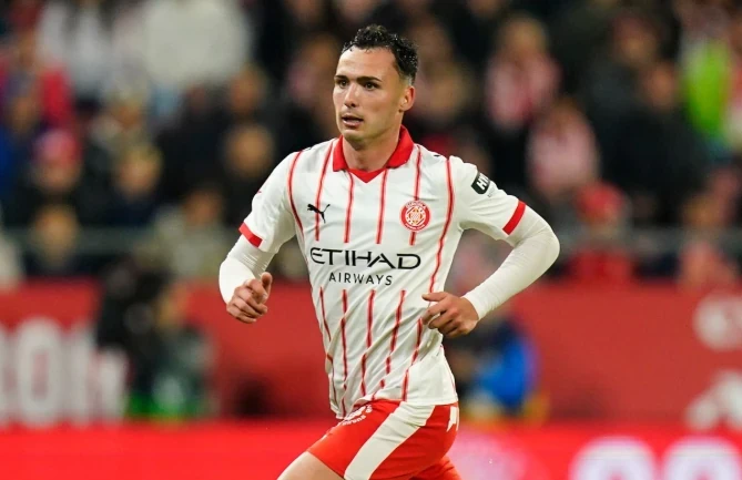 Liverpool và thương vụ Arnau Martinez: Món hời 8 triệu Euro giải quyết bài toán hàng thủ