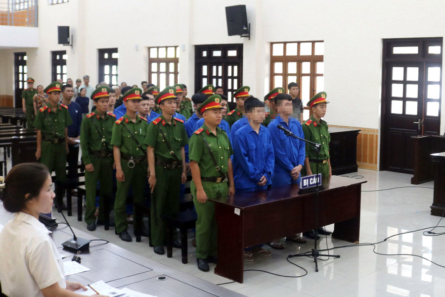 14 bị cáo lĩnh án sau vụ hỗn chiến khiến một người tử vong