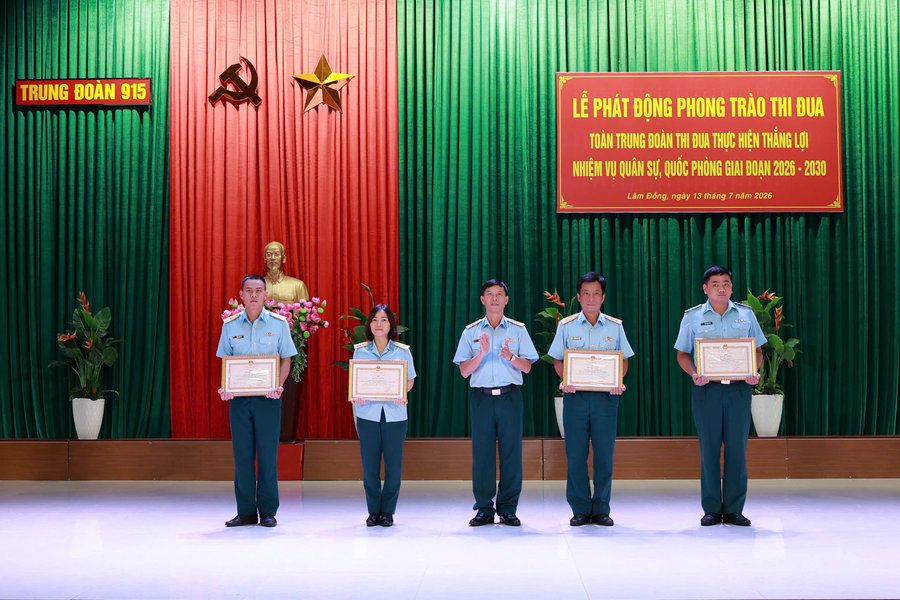 Trung đoàn 915 phát động thi đua thực hiện nhiệm vụ quân sự, quốc phòng