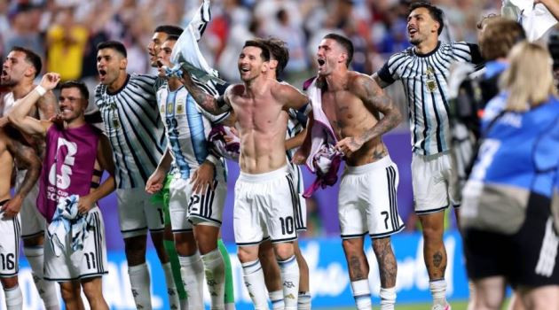 Lionel Messi và vũ điệu tĩnh lặng đưa Argentina vào bán kết World Cup sau 120 phút nghẹt thở