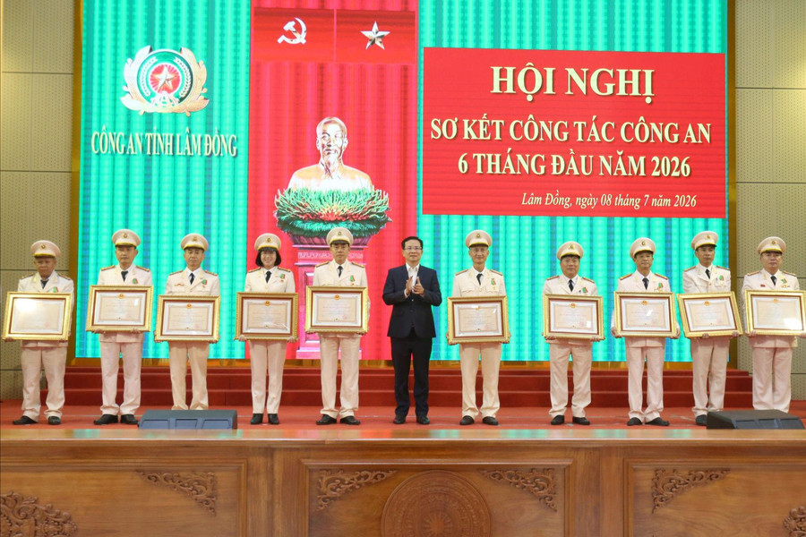 Công an Lâm Đồng giữ bình yên, tạo đà tăng trưởng GRDP 2 con số