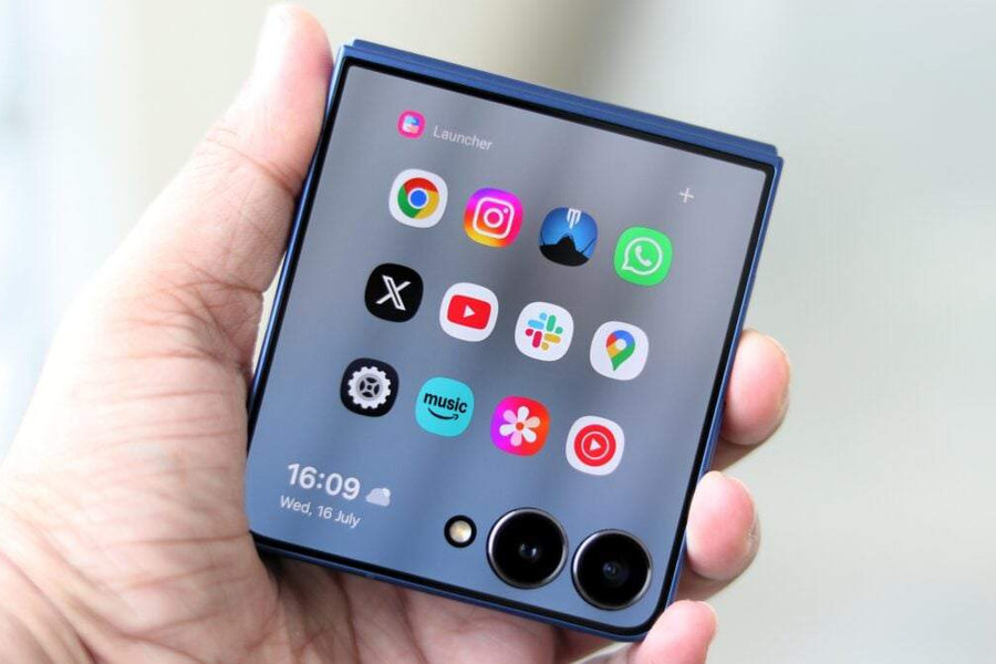 Galaxy Z Flip8 và bước ngoặt màn hình phụ: Samsung sẽ biến màn hình ngoài thành smartphone thu nhỏ?