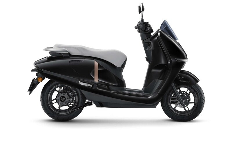 Thị trường xe máy điện 2026: Cuộc đua công nghệ và đợt giảm giá kỷ lục từ Honda, VinFast