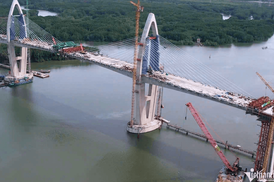 Cầu Phước An sắp hợp long: Cây cầu có tĩnh không cao nhất Việt Nam tăng tốc về đích