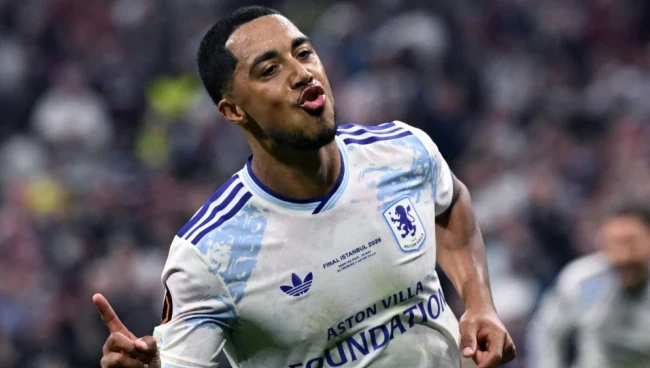 Youri Tielemans gia nhập Man Utd: Mảnh ghép hoàn hảo để giải phóng Mainoo và Andrey Santos