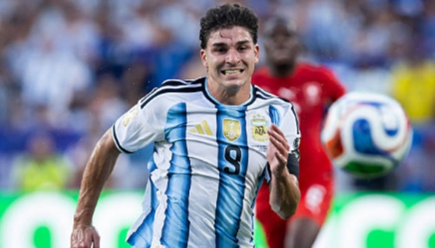 Arsenal sẵn sàng đổi Gyokeres lấy Julian Alvarez, Liverpool giữ chân Curtis Jones