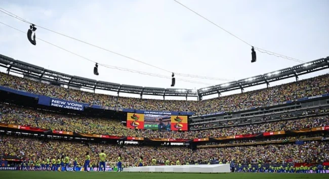 Khói bụi cháy rừng Canada đe dọa trận chung kết World Cup 2026 giữa Argentina và Tây Ban Nha