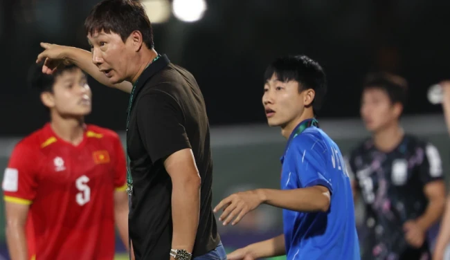 HLV Kim Sang-sik gia cố tấm khiên thép: Lời giải cho tham vọng vô địch AFF Cup 2026