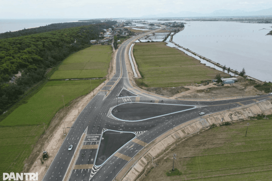 Cầu vượt cửa biển Thuận An tại TP. Huế chính thức khai thác từ ngày 30/7/2026