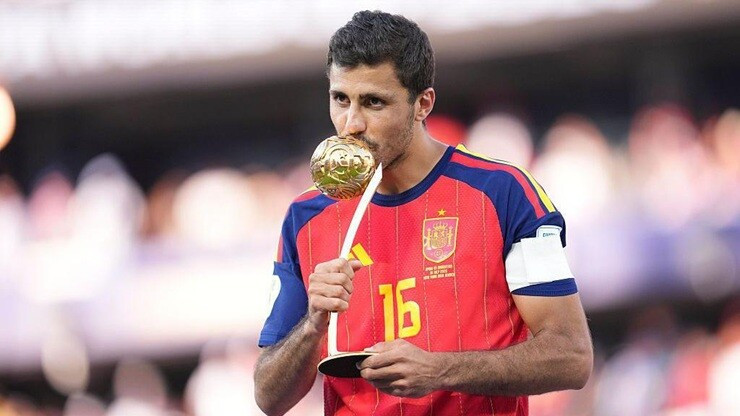Rodri giành Quả bóng vàng World Cup 2026: Chiến thắng của tập thể hay sự bất công với Messi?
