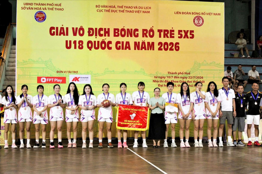 Bóng rổ nữ Lâm Đồng giành huy chương Đồng giải U18 quốc gia 2026