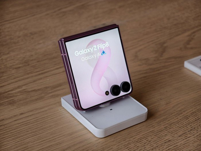 Galaxy Z Flip8: Bước tiến về thiết kế mỏng nhẹ và sức mạnh chip 2nm của Samsung