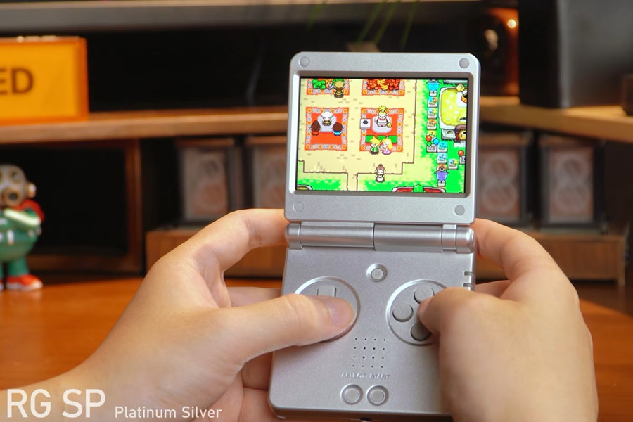 Anbernic RG SP: Máy chơi game gập vỏ sò sở hữu cấu hình tốt và giả lập đa nền tảng