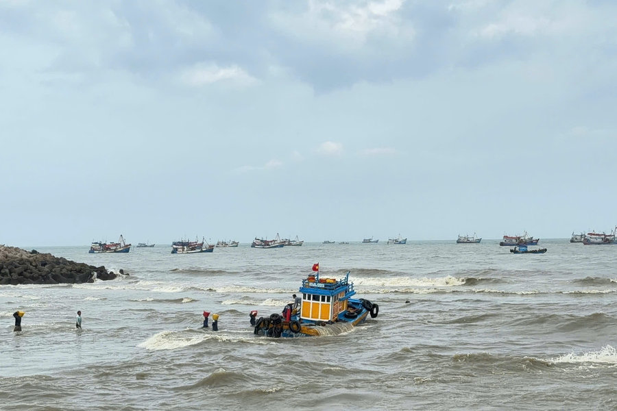 Nạo vét cửa biển La Gi: Kiên quyết chấm dứt hợp đồng nếu nhà thầu không hoàn thành trong tháng 8