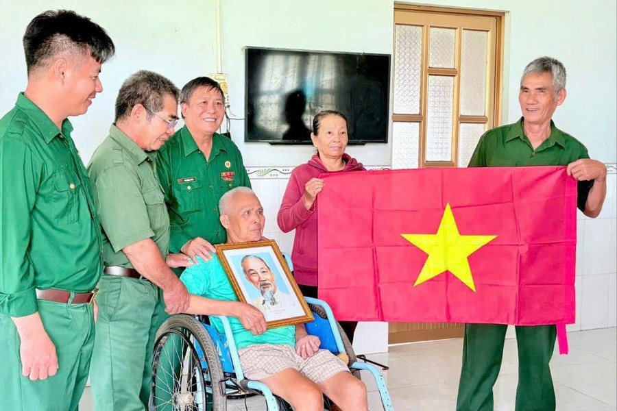 Hội Cựu chiến binh Lâm Đồng tặng gần 1.000 suất quà tri ân người có công