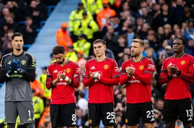 Tái thiết Carrington: MU đàm phán chiêu mộ tài năng trẻ của Man City và Liverpool