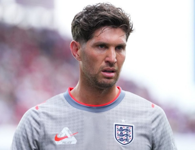 Juventus tiến gần chữ ký của John Stones: Quân bài chiến thuật đỉnh cao cho Serie A