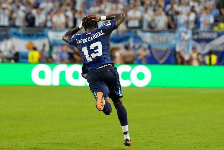 Siêu phẩm gỡ hòa vào lưới Argentina của Cabral giành giải Bàn thắng đẹp nhất World Cup 2026