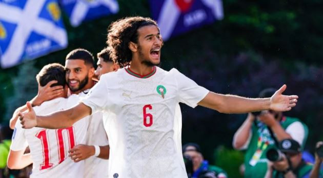 Man City quyết thâu tóm thần đồng Ligue 1, Manchester United hỏi mua Lewis Hall