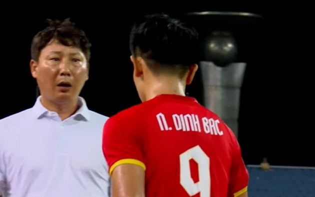 Việt Nam 0-0 Singapore: Màn trình diễn thất vọng của thầy trò HLV Kim Sang-sik ngay tại Mỹ Đình