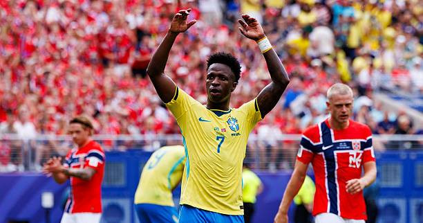 Vinicius Junior nắm đằng chuôi trước Real Madrid: Bài toán nan giải của Perez và cơ hội cho Arsenal