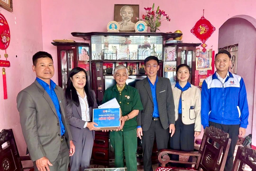 Giữ vững nền tảng tư tưởng của Ðảng từ học đường