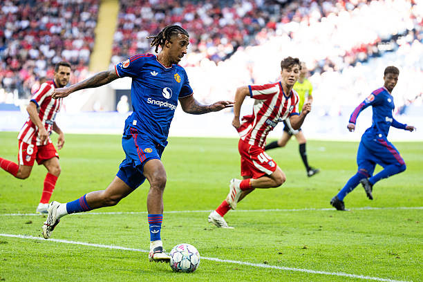 Leny Yoro tự tin cùng Manchester United cạnh tranh ngai vàng Ngoại hạng Anh
