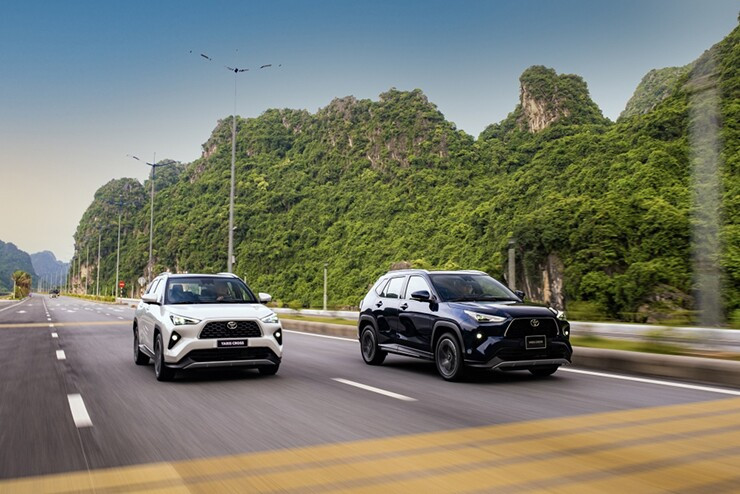Toyota Yaris Cross 2026: Giá Lăn Bánh Cùng Đánh Giá Chi Tiết Bản Xăng Và Hybrid