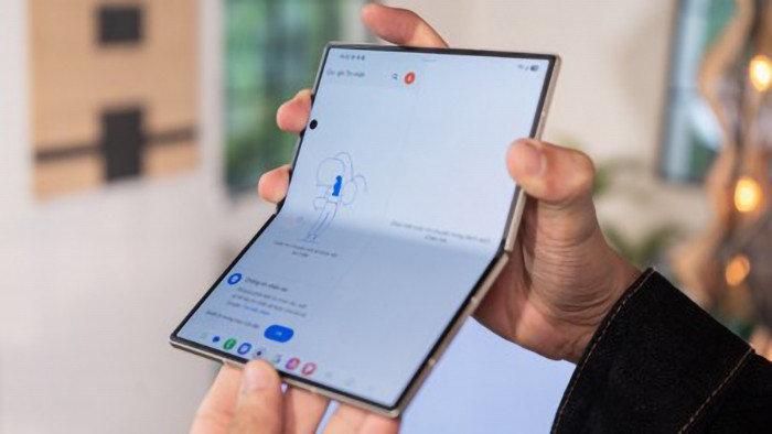 Giải mã tỷ lệ màn hình mới trên Z Fold 8: Vì sao Samsung chọn dáng "ví thông minh"?