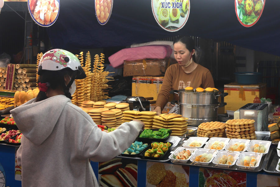 Coastal Cuisine Draws Summer-End Travelers