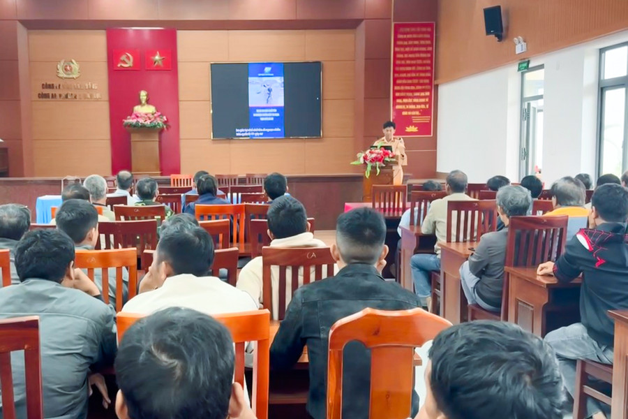 Tuyên truyền an toàn giao thông cho chủ phương tiện tự chế