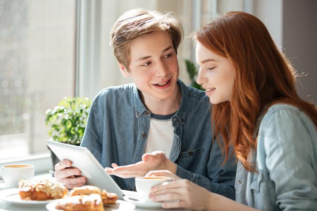 Tử vi tình cảm: 4 cung hoàng đạo quá giàu cảm xúc, dễ nhẫn nhịn và hy sinh khi yêu sâu sắc