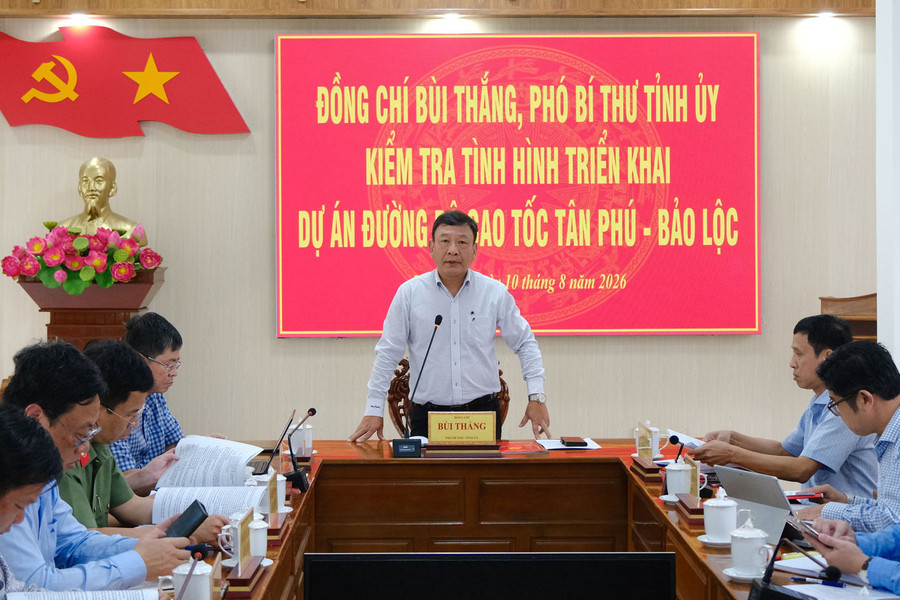 Lam Dong aims to complete site clearance for Tan Phu - Bao Loc Expressway in September