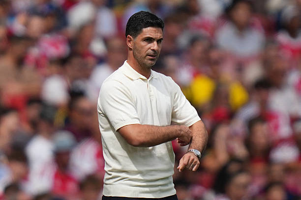 Thất bại 2-3 trước Dortmund buộc HLV Mikel Arteta thúc giục Arsenal mua thêm tân binh
